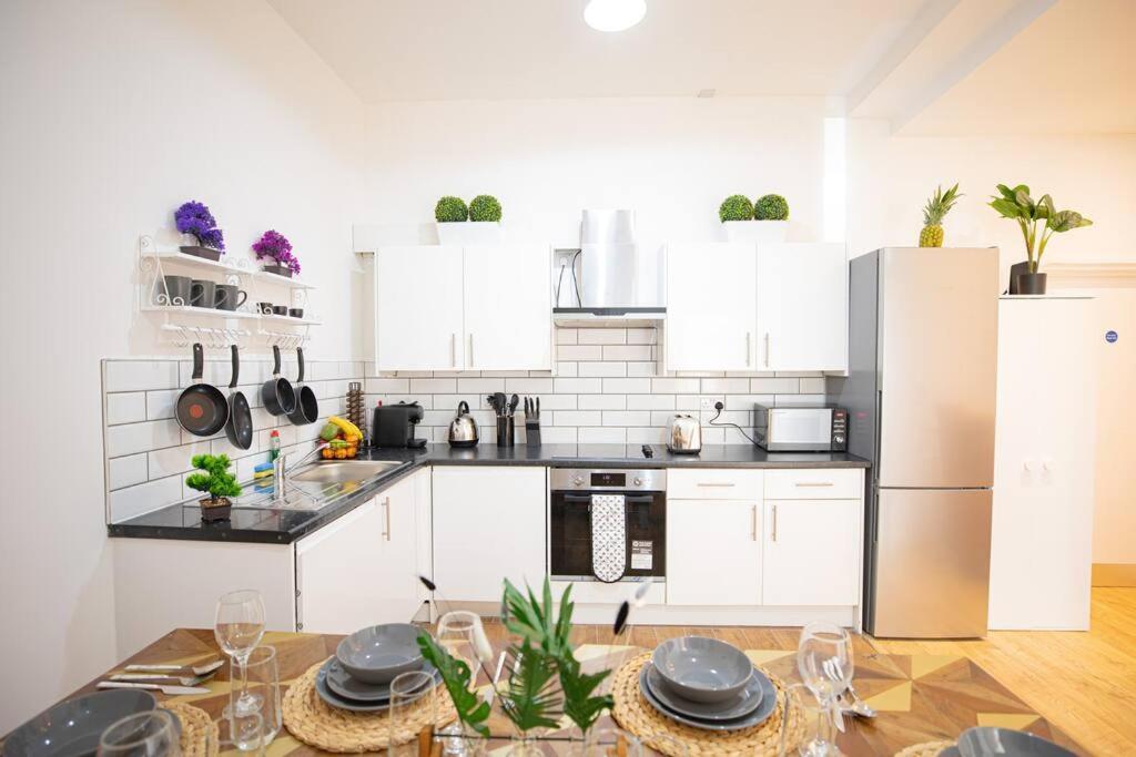 Perfect Location 4Bed 2 Bath Spacious Apartment Londra Dış mekan fotoğraf
