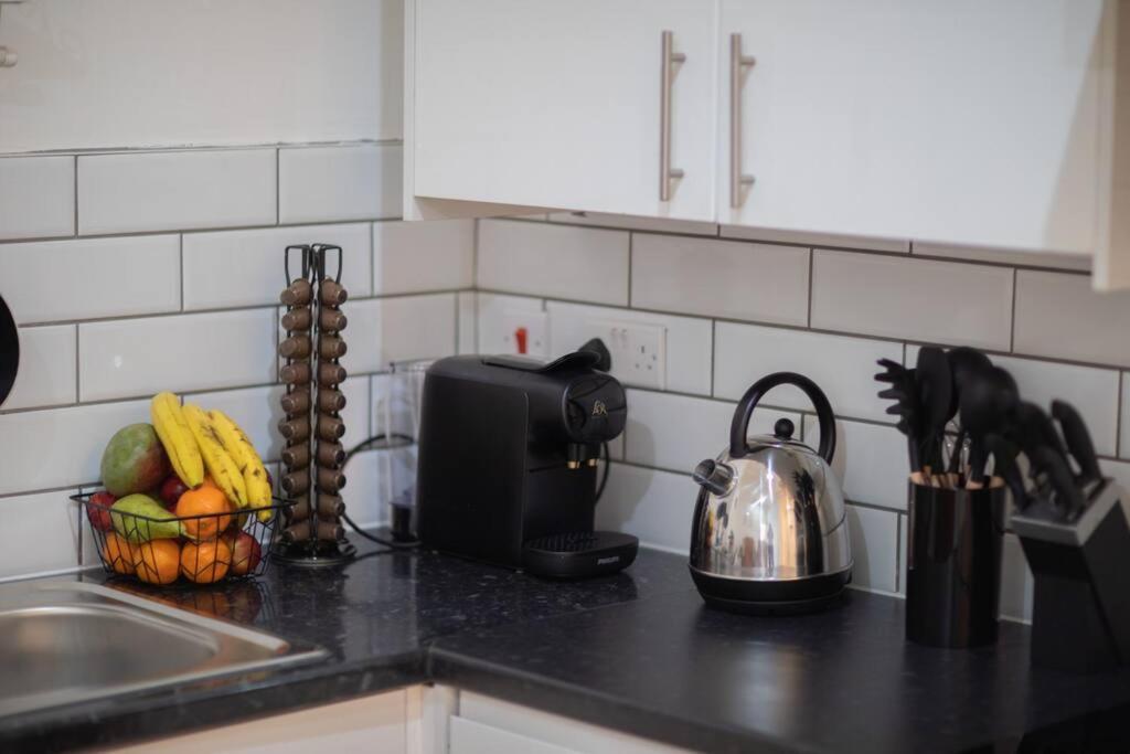 Perfect Location 4Bed 2 Bath Spacious Apartment Londra Dış mekan fotoğraf
